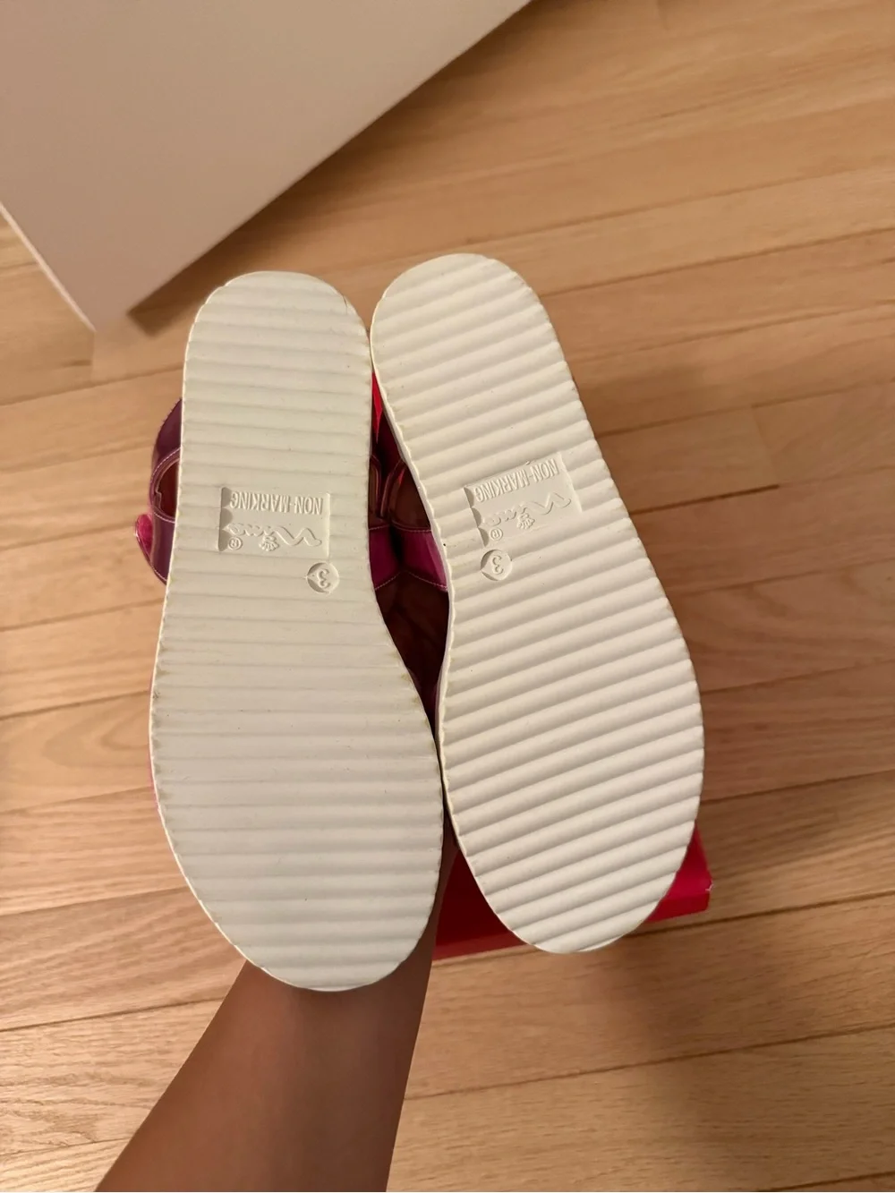 NIB Nina Metallic Pink Velcro Bow Sandals